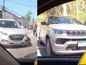 Colisão envolvendo quatro carros deixa trânsito congestionado em Maceió