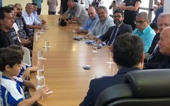 O encontro contou com a participação de jornalistas e foi publico nas redes sociais do governador