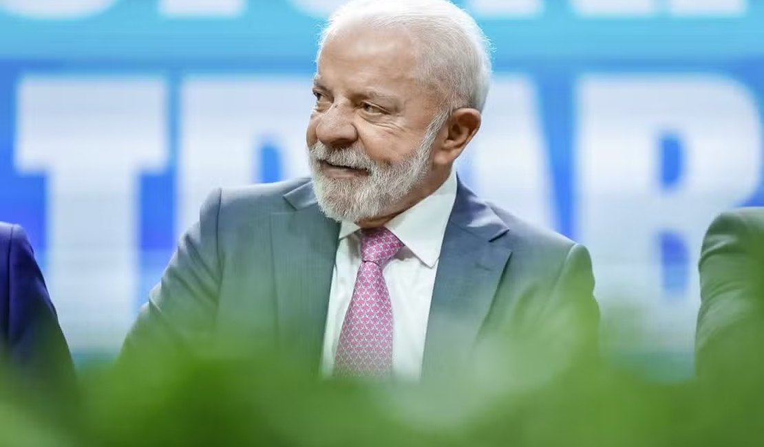 'Vamos ter que colocar alguém na cadeia', diz Lula sobre combustíveis