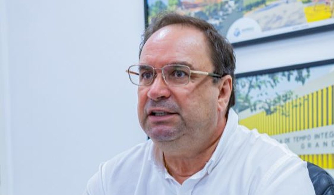 Prefeito Luciano Barbosa anuncia novo reajuste para os professores em Arapiraca