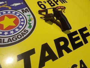 Jovem é preso por porte ilegal de arma de fogo em São Luís do Quitunde