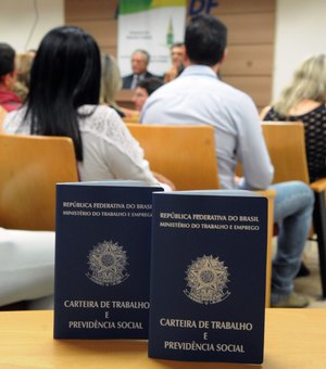 Alagoas perde quatro mil vagas de emprego com carteira assinada em abril, diz Caged