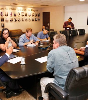 Fernando Tourinho monitora obra do Fórum de Arapiraca