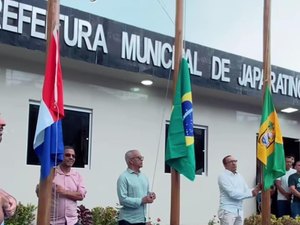 Prefeito inaugura obras para celebrar 65 anos de Japaratinga