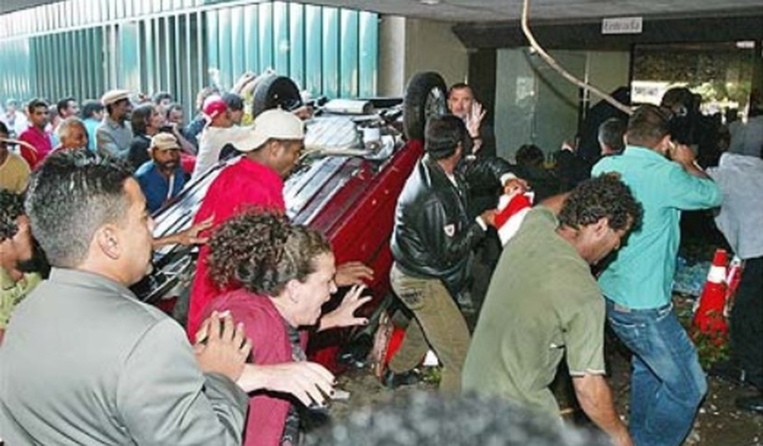 Em 2006, Aldo Rebelo presidia a Câmara quando sofreu com a invasão do MLST  tida como a mais violenta no Congresso | 7Segundos - Maceió