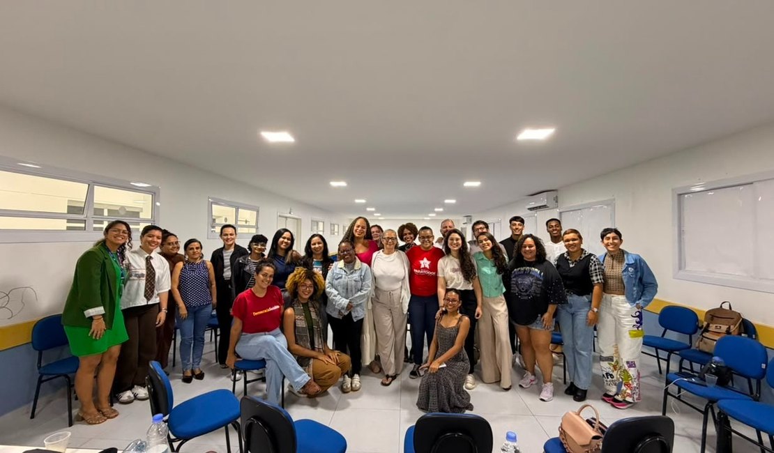 Teca Nelma defende mais mulheres nos espaços de poder durante debate na Uneal em Arapiraca