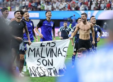 Fifa abre investigação contra Argentina por faixa das Malvinas e agressões na final da Copa