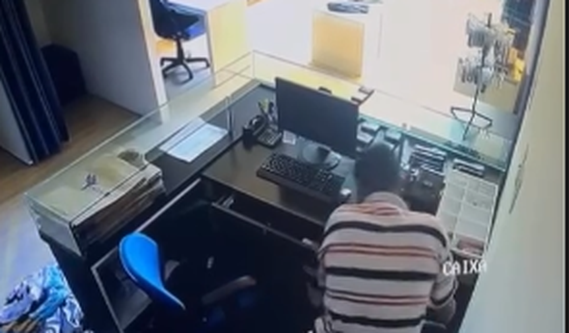 Loja oficial do CSA é furtada e ação é registrada por câmeras de segurança