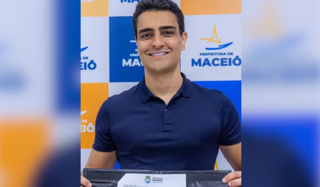 Prefeito JHC anuncia reajuste salarial para todos os servidores públicos do município