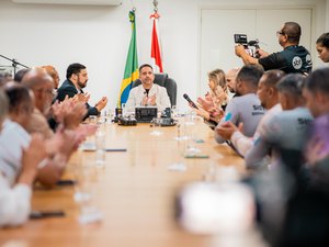 Governo de Alagoas entrega itens de segurança a agentes socioeducativos