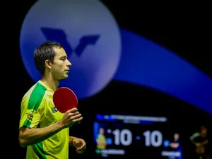 Calderano cai para chinês na semi e leva bronze na Copa do Mundo