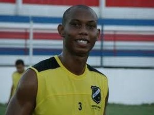 CRB anuncia contratação do zagueiro Flávio Boaventura