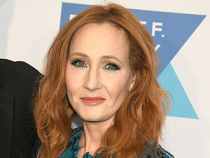 Recuperada da Covid-19, autora de Harry Potter doa mais de R$ 6 milhões
