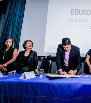 Rui Palmeira lança Projeto Educonex@o para escolas de Maceió