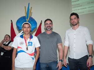 Jovem Xucuru-Kariri é primeiro estudante indígena alagoano a ganhar medalha nas Olimpíadas de Matemática