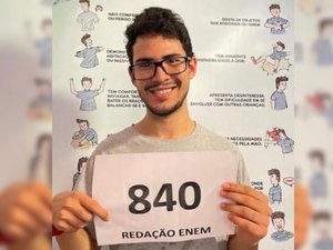 Jovem autista comemora pontuação 840 em nota da redação do Enem