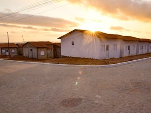 Prefeitura de Arapiraca entrega primeiro lote de casas populares a famílias em vulnerabilidade da Mangabeiras