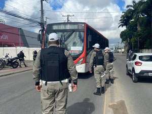 Operação do BPTran fiscaliza e coíbe infrações de trânsito na Grande Maceió