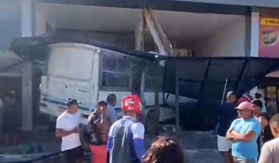 Polícia abre inquérito para investigar acidente fatal com ônibus em Maragogi