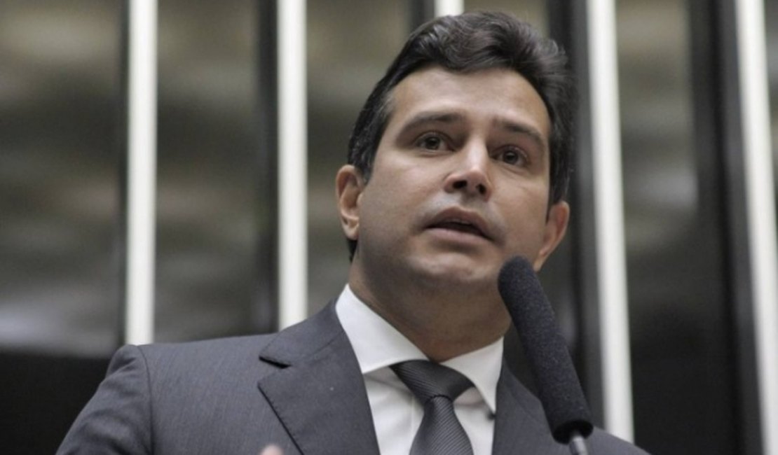 Deputado alagoano deixará liderança do PR para votar a favor do impeachment