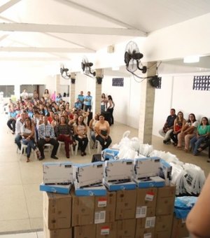 Prefeitura de Campo Alegre entrega mais de 90 tablets para agilizar sistema de saúde