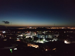 Defeito na rede elétrica provoca falta de energia na Jatiúca e Ponta Verde