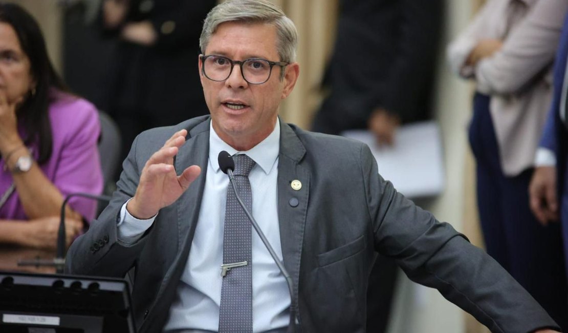 Lei de Cabo Bebeto que proíbe menores na Parada LGBT já está em vigor em Alagoas