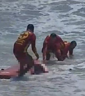 Adolescentes de 12 e 14 anos morrem afogados na praia de Jatiúca, em Maceió