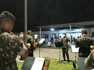 Unidades de Saúde de Alagoas recebem apresentação da Banda do Exército