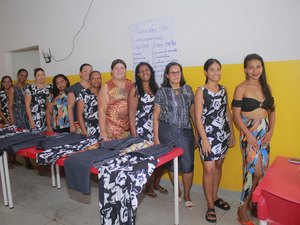 Cursos do Senar capacitam mães de estudantes matriculados em escola da Semed Penedo