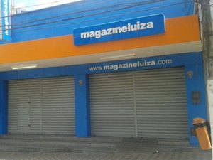 Ladrões furtam aparelhos celulares na loja do Magazine Luiza