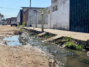 Moradores do bairro Levada denunciam falta de saneamento e pavimentação