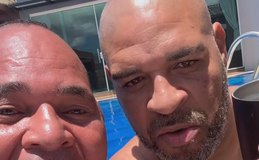 Adriano e Aloísio Chulapa postam vídeo descontraído enquanto curtem piscina em Maceió