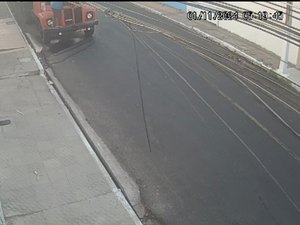 [Vídeo] Curto em fiação causa prejuízos para moradores e comerciantes em Arapiraca