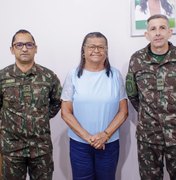 Prefeita Tia Júlia se reúne com representantes do Tiro de Guerra e reafirma apoio à instituição