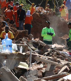 Sobe para 15 o número de mortos em deslizamento em Niterói