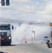 [Vídeo] Incêndio atinge loja de fogos de artifício no Centro de Arapiraca