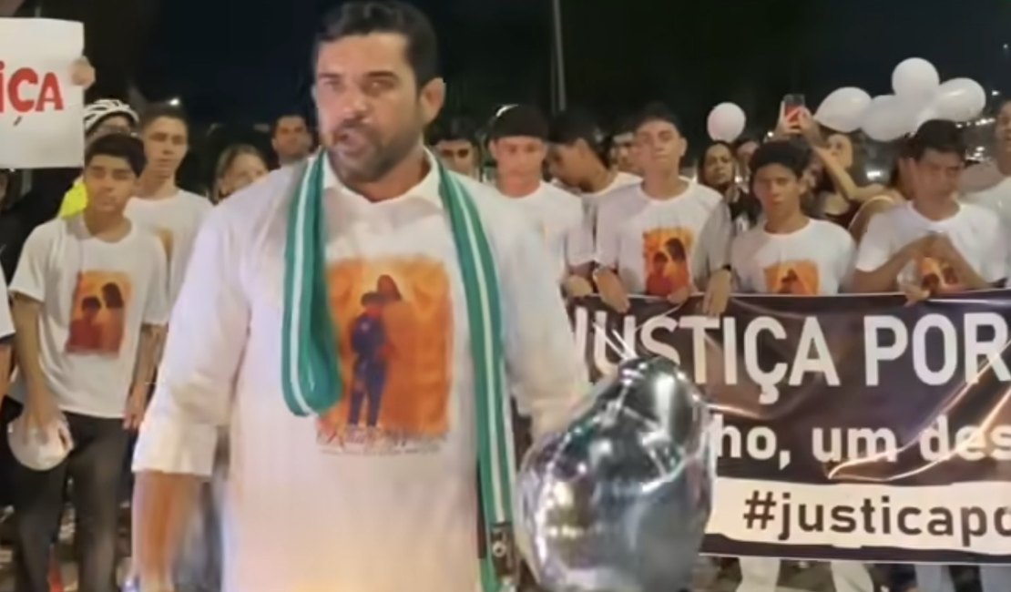 Protesto cobra Justiça por adolescente de Palmeira morto em atropelamento em Maceió