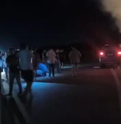 Carro bate em poste e ocupante fica ferida na AL-220, em Limoeiro de Anadia