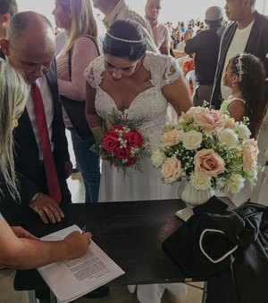 [Vídeo] Casamento comunitário oficializa união de mais de 90 casais em Maceió