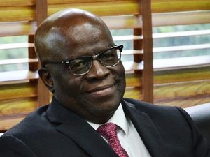 Um ano depois de filiação, Joaquim Barbosa se reaproxima do PSB