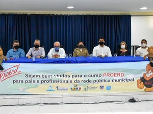 Proerd inicia curso para pais e profissionais da rede pública de Maragogi