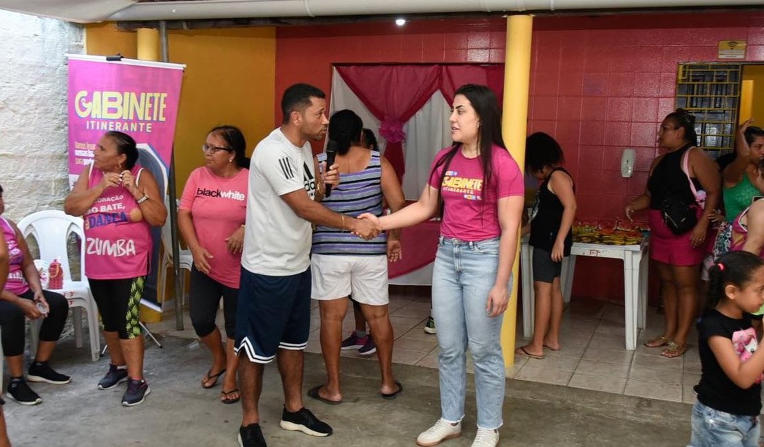 Deputada Gabi Gonçalves leva Gabinete Itinerante ao Jacintinho, em Maceió