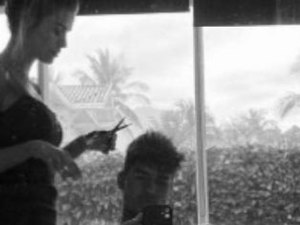 Gabriel Medina e Yasmin Brunet assumem romance e aparecem juntos