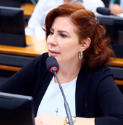 Carla Zambelli critica ordem de prisão determinada por Moraes e STF