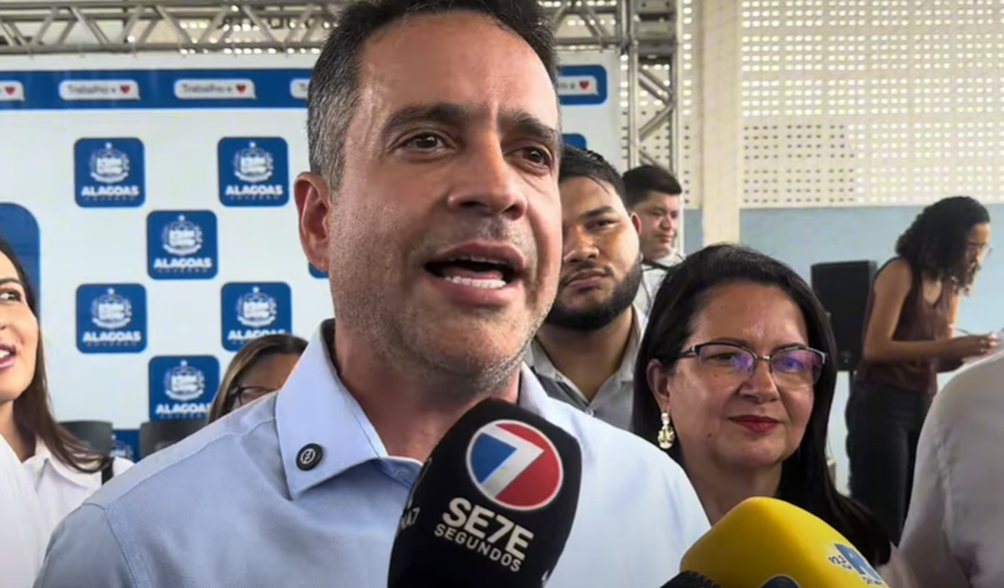 [Vídeo] Paulo Dantas visita Feira Grande e entrega unidade escolar de tempo integral; serão 57 até fim do mandato