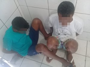 Jovem é preso e menor apreendido com motocicleta roubada