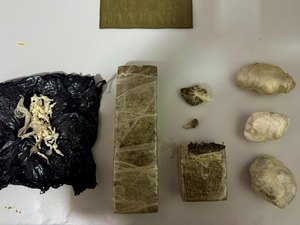 PM prende jovem e apreende 1,2kg de drogas após abordagem em Piranhas