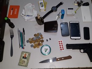 Condutor embriagado bate em poste em frente a posto da BPRv em Maragogi