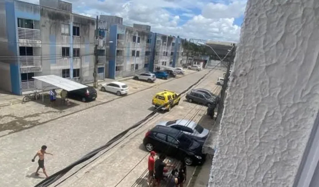 Homem é assassinado a tiros dentro do próprio apartamento em Rio Largo; vizinho é suspeito